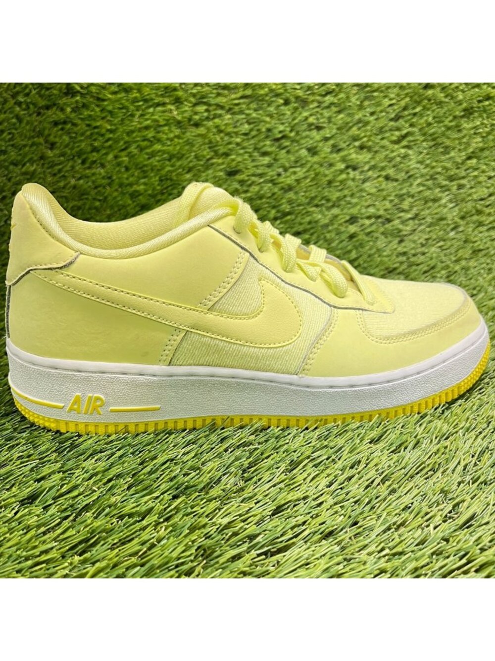 Nike Air Force 1 LV8 Low Boys Size 6.5Y Yellow White Athletic Shoes Sneakers